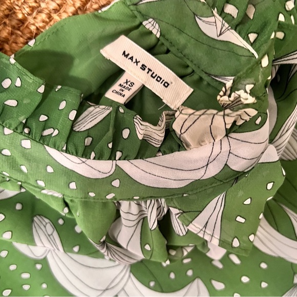 Max Studio Top - Picture 3 of 3